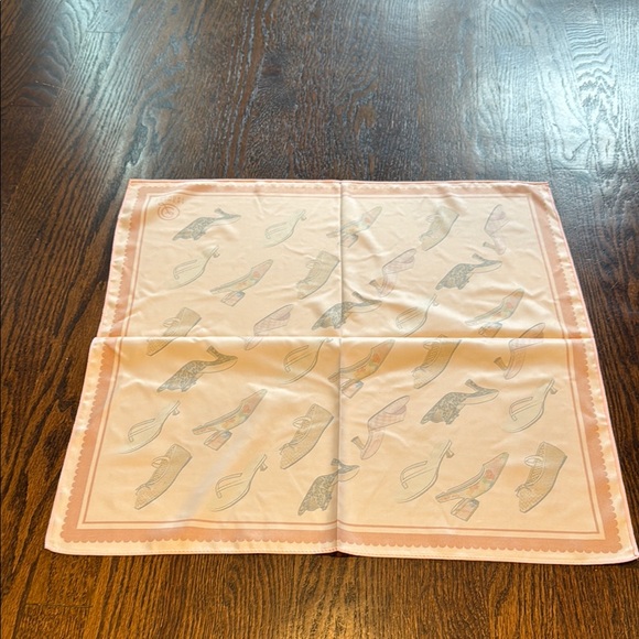 Chinese Laundry Pink Scarf with Shoe Design - Picture 6 of 6